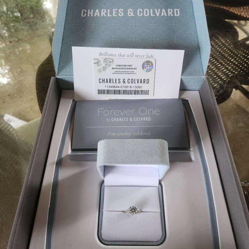 Vintage PLATINUM solitaire ENGAGMENT RING 2 CT Charles Colvard Moissanite. Sz 6 - Picture 2 of 16